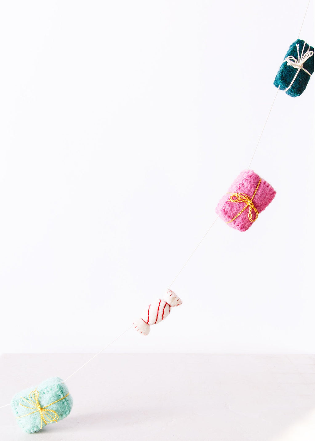 Felt Package Presents Garland
